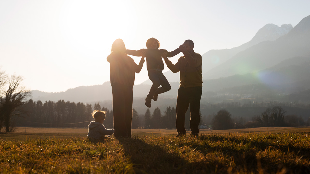 famílias reais - casal cristão construindo o lar com Deus